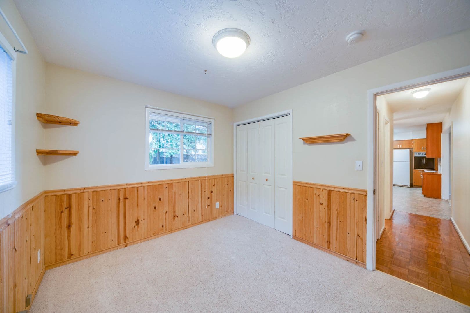 Salem House: 1040 Larkspur Lane NW
