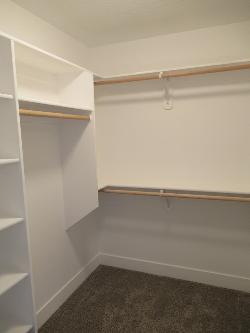 Salem Apartment: 1194 Mariel Place S