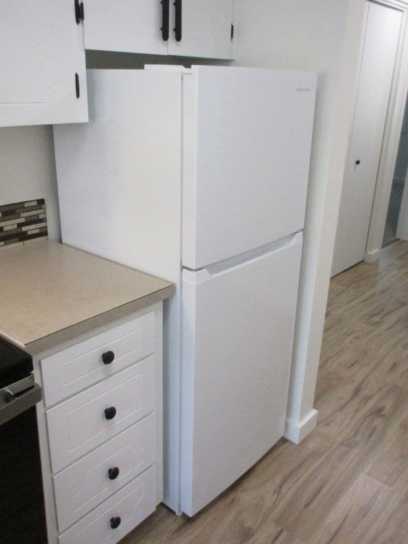 Salem Apartment: 1563 Commercial Street SE