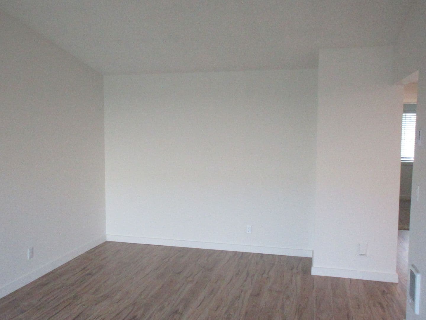 Salem Apartment: 1563 Commercial Street SE