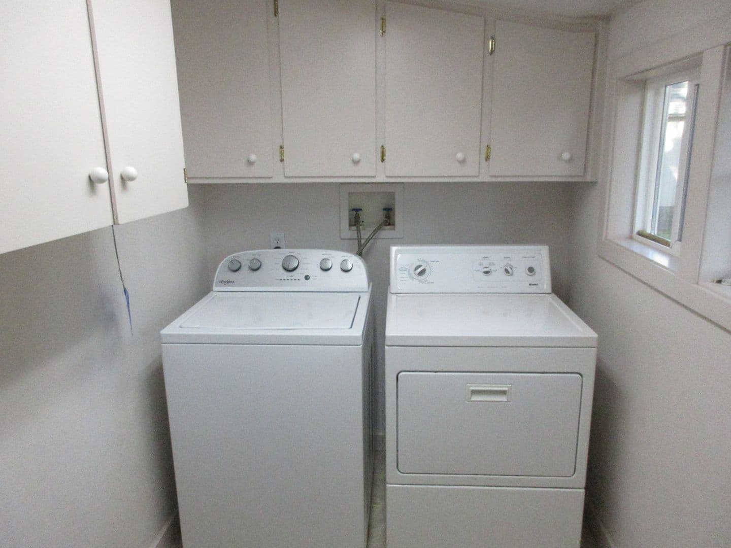 Salem House: 4745 Skyline Rd S