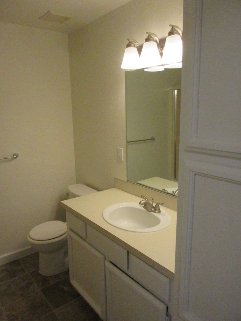 Salem House: 4273 Blazing Star Ct NE