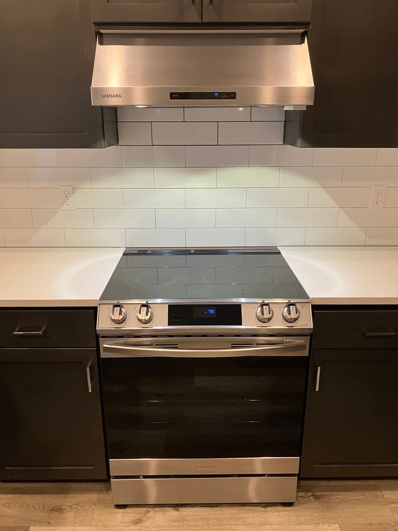Salem House: 3731 Village Center Dr