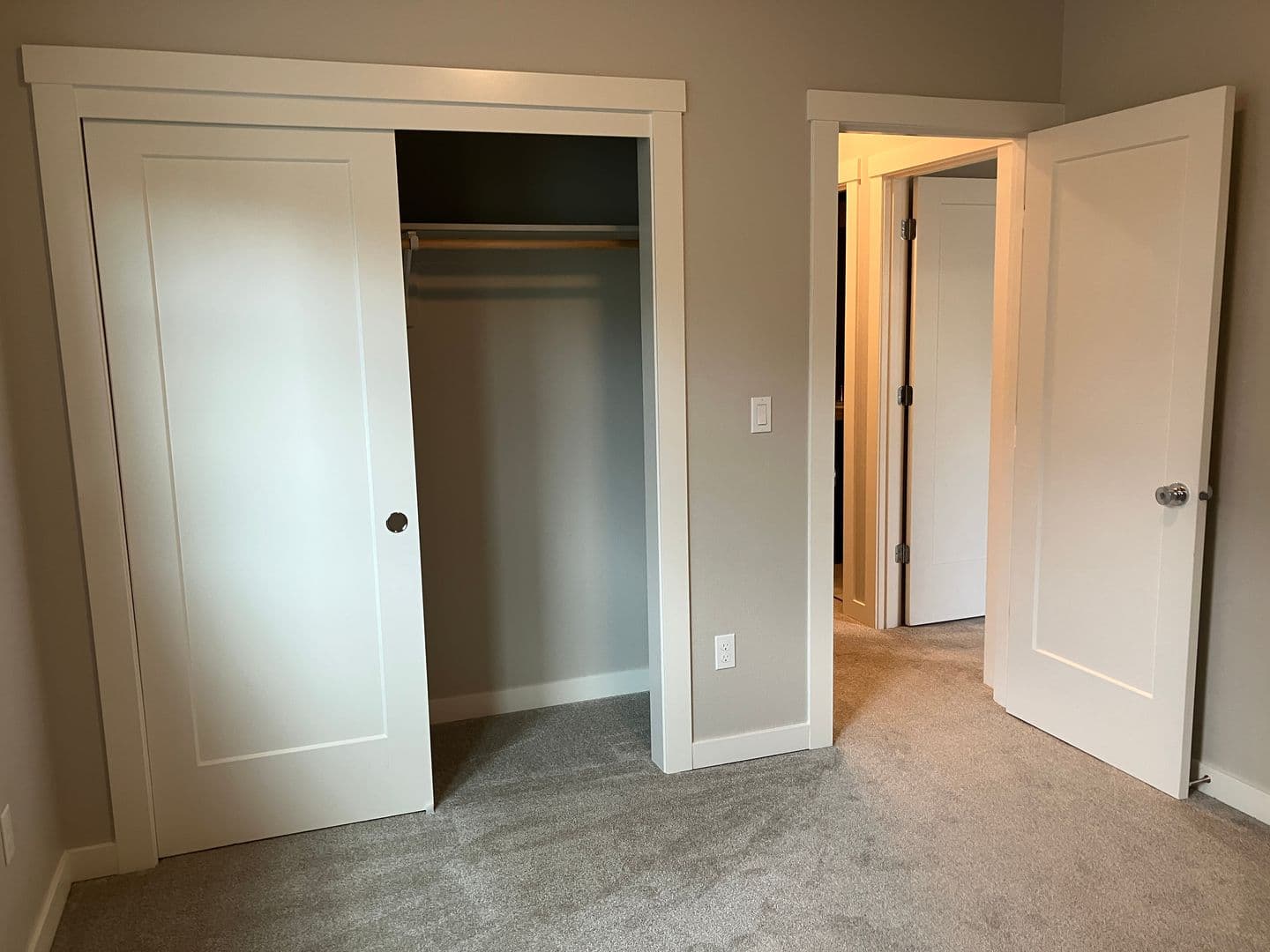 Salem House: 3731 Village Center Dr