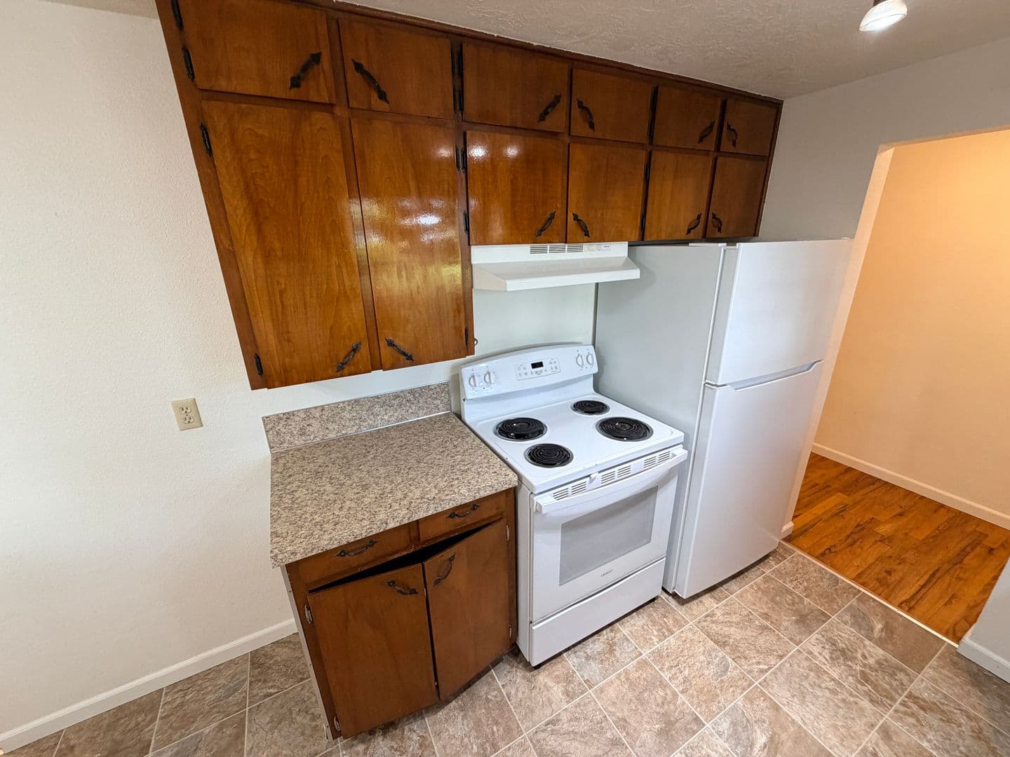 Salem House: 2520 Stortz Ave NE