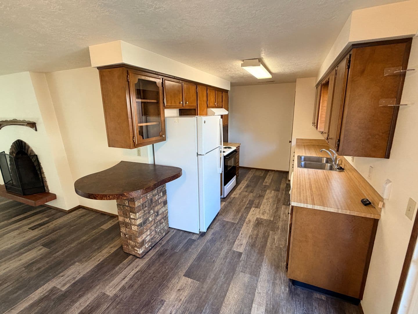 Salem Apartment: 1519-1525 6th St NW
