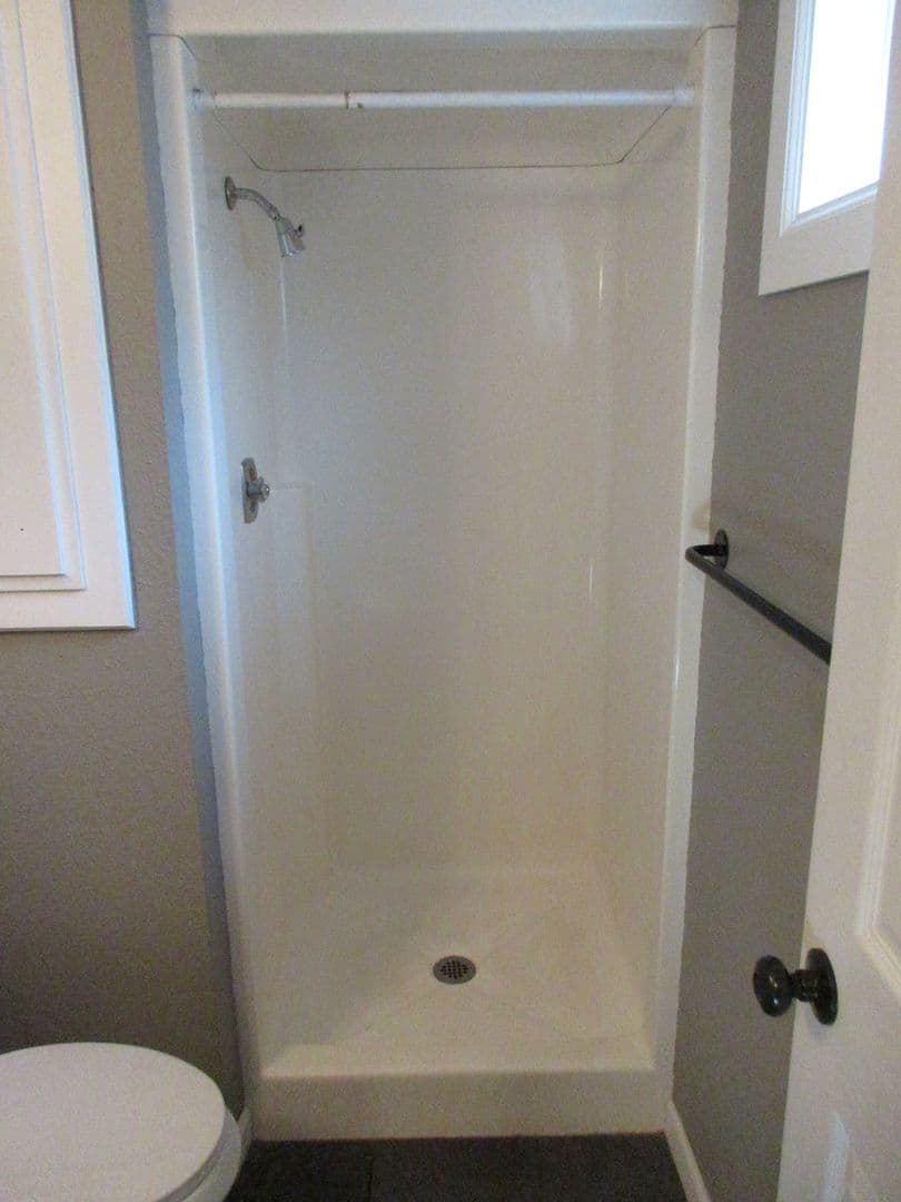 Salem House: 1340 Elser Dr SE
