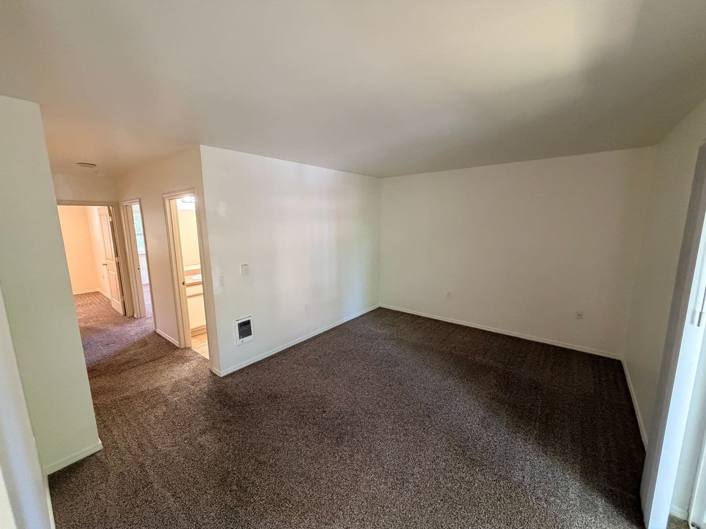 Keizer Apartment: 4995 Delight St N #201