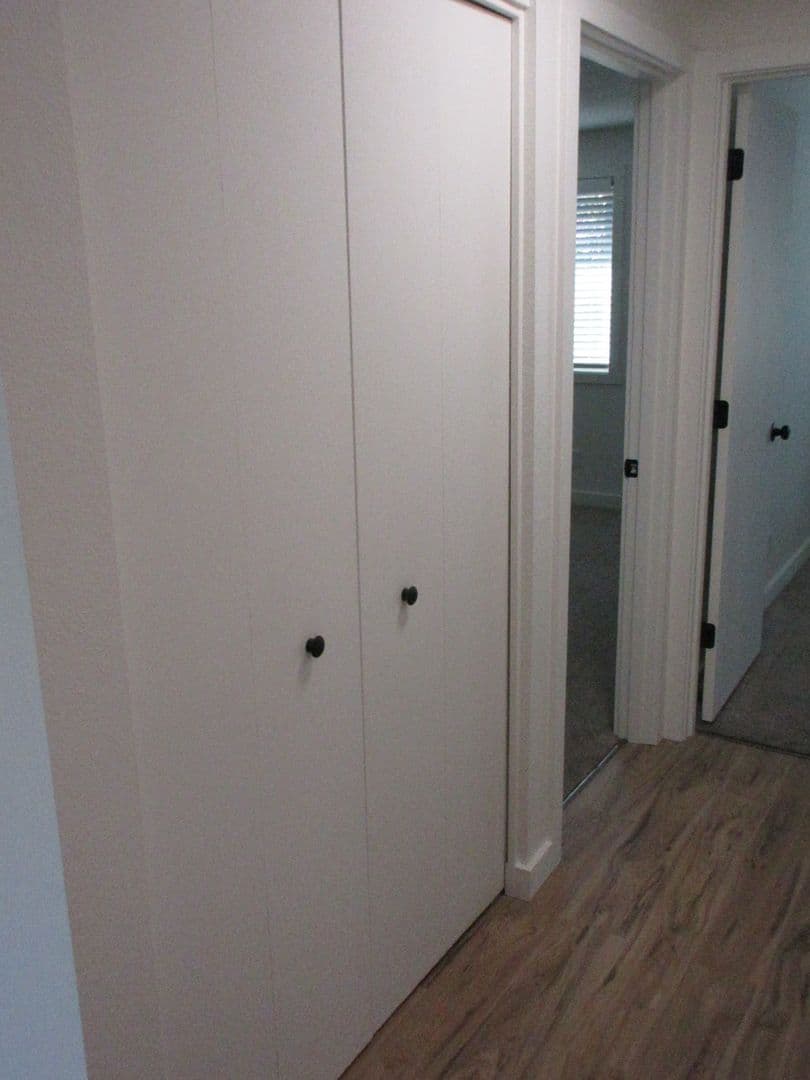Salem Apartment: 1563 Commercial Street SE