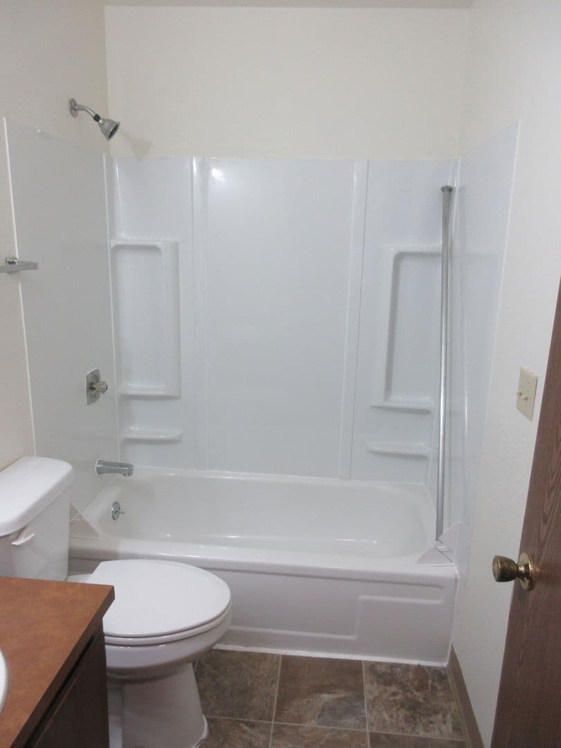 Salem Apartment: 728 Church Street NE #37