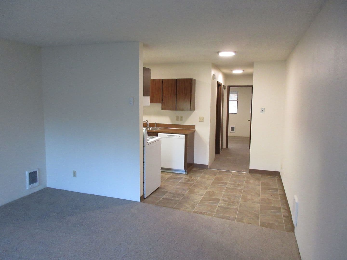 Salem Apartment: 728 Church Street NE #37