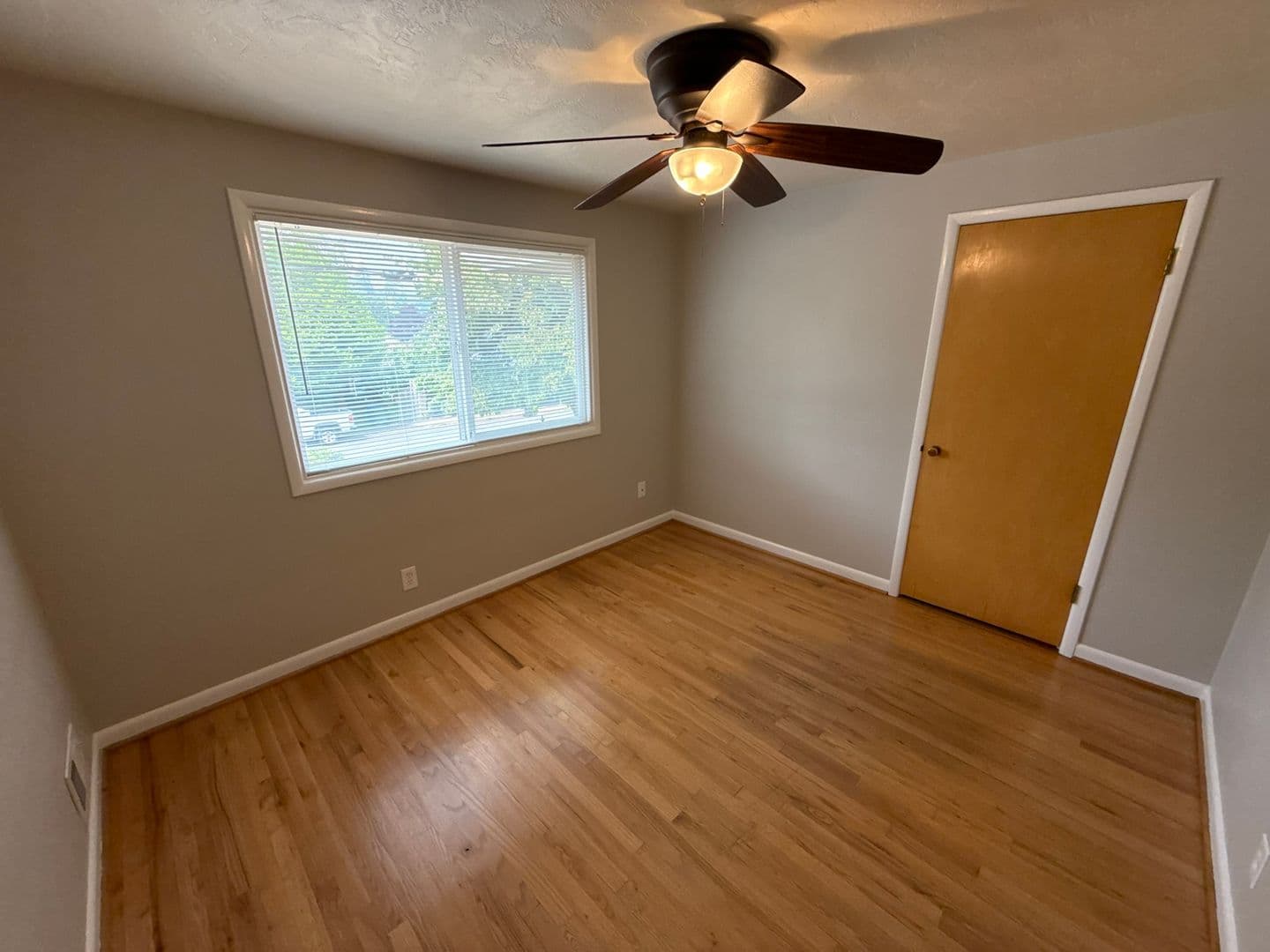 Salem House: 2530 Summer St SE