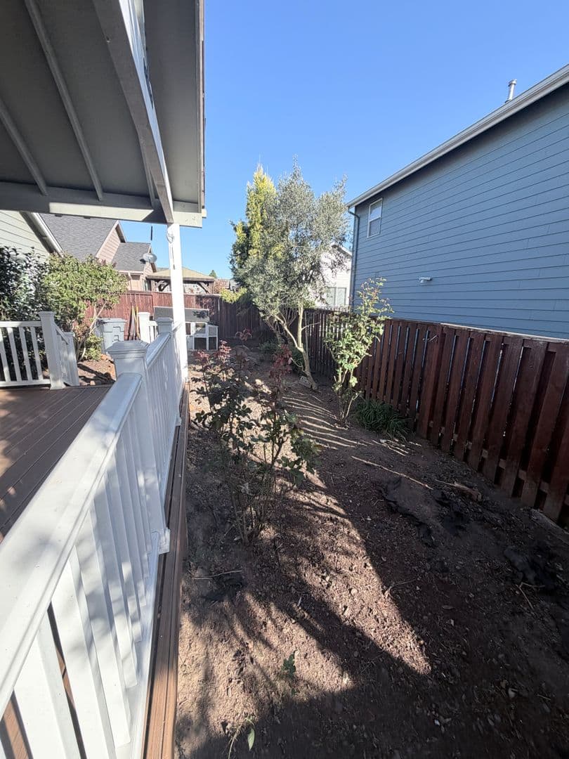 Dallas House: 456 SE Ray St
