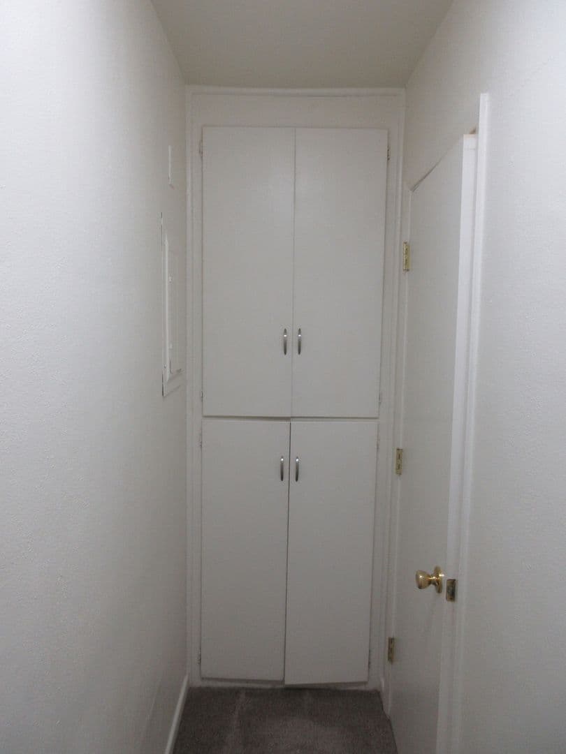 Salem Apartment: 2804 Claxter Rd NE
