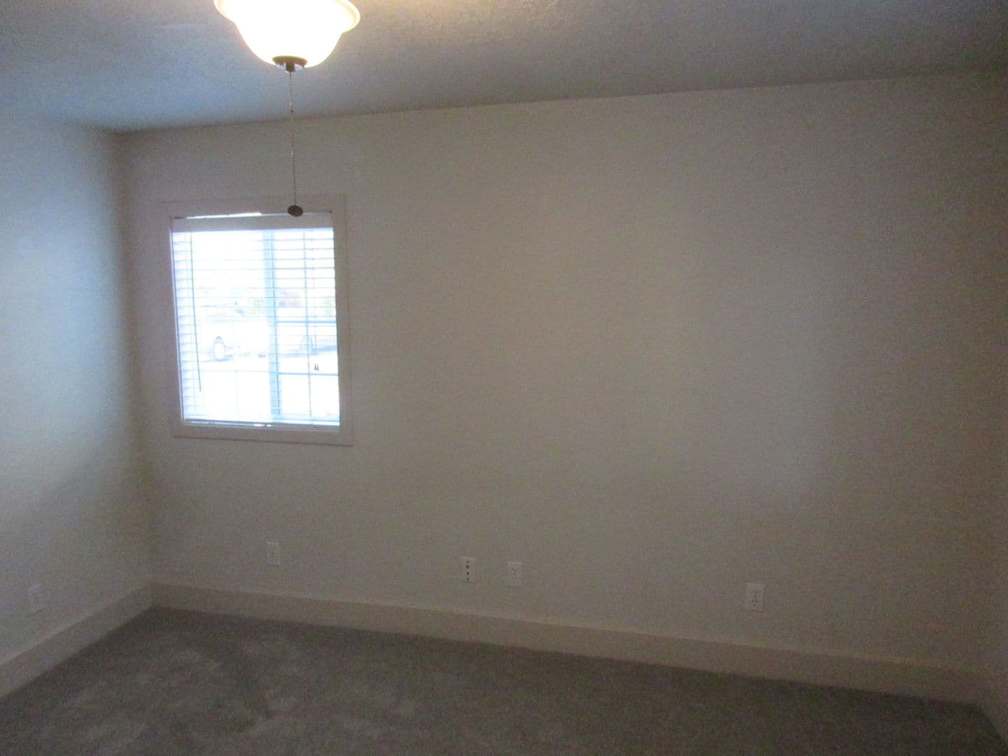 Salem House: 4745 Skyline Rd S