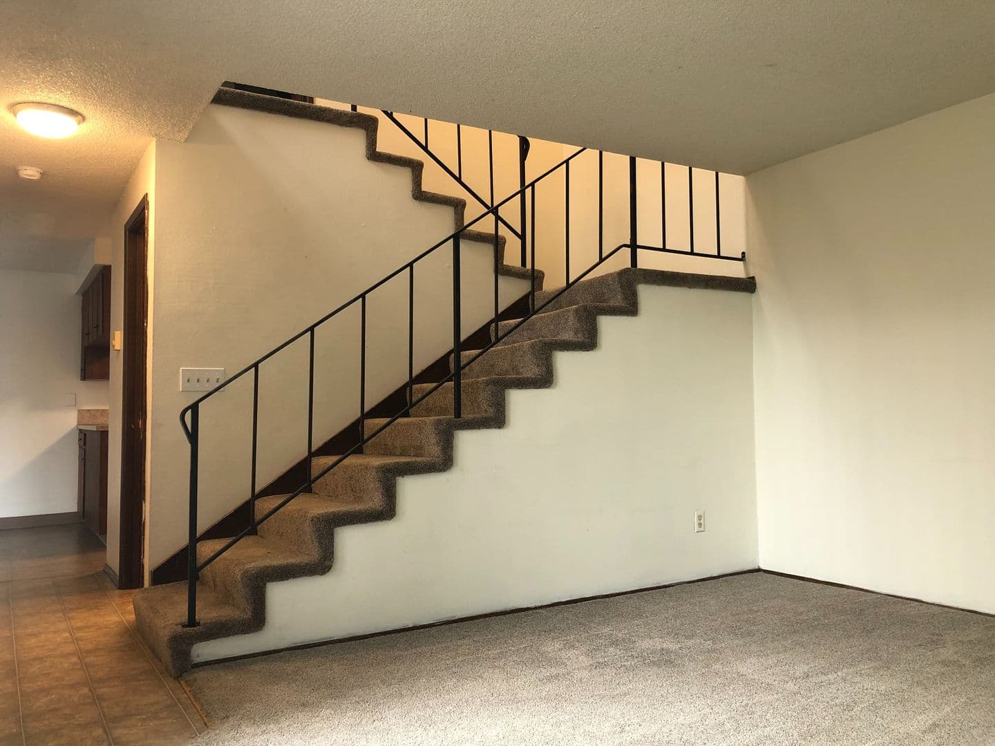 Salem Apartment: 1752 Salishan St. SE