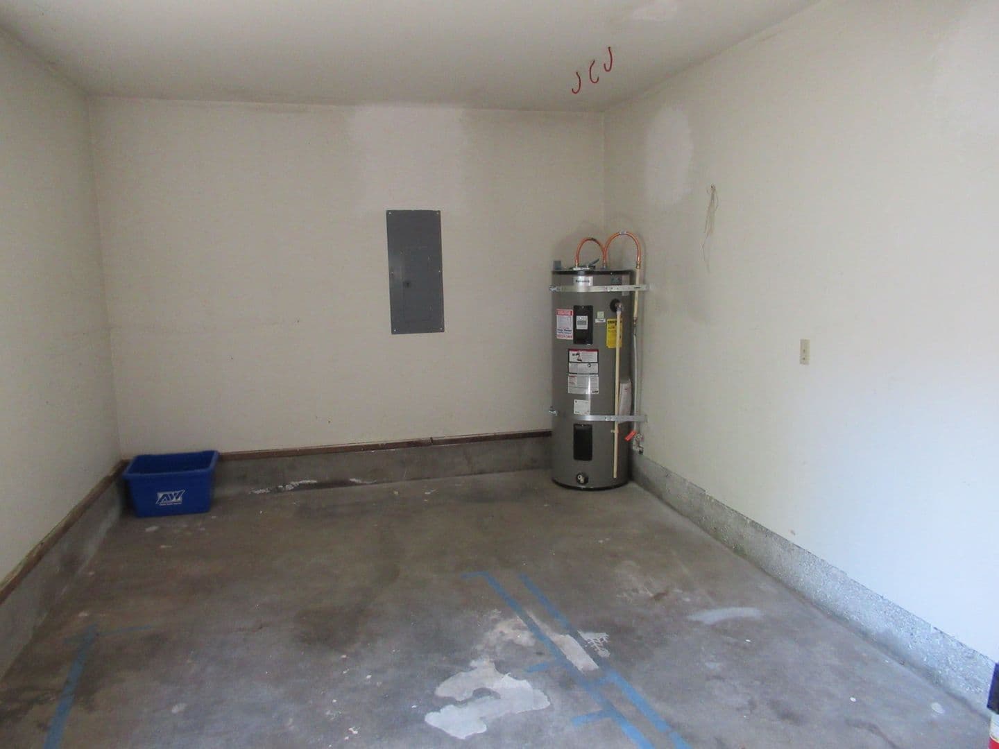 Salem House: 2520 Stortz Ave NE