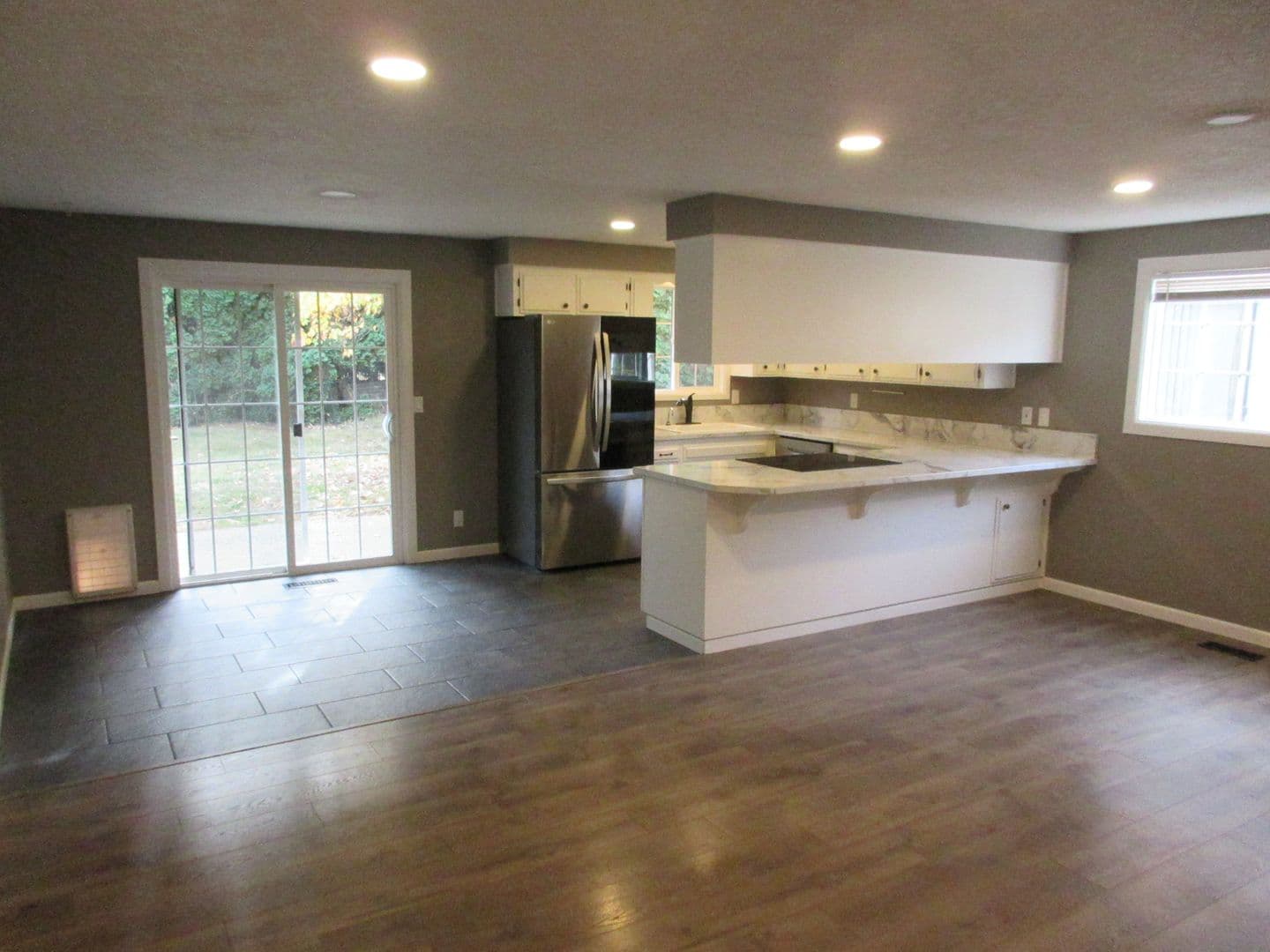 Salem House: 1340 Elser Dr SE