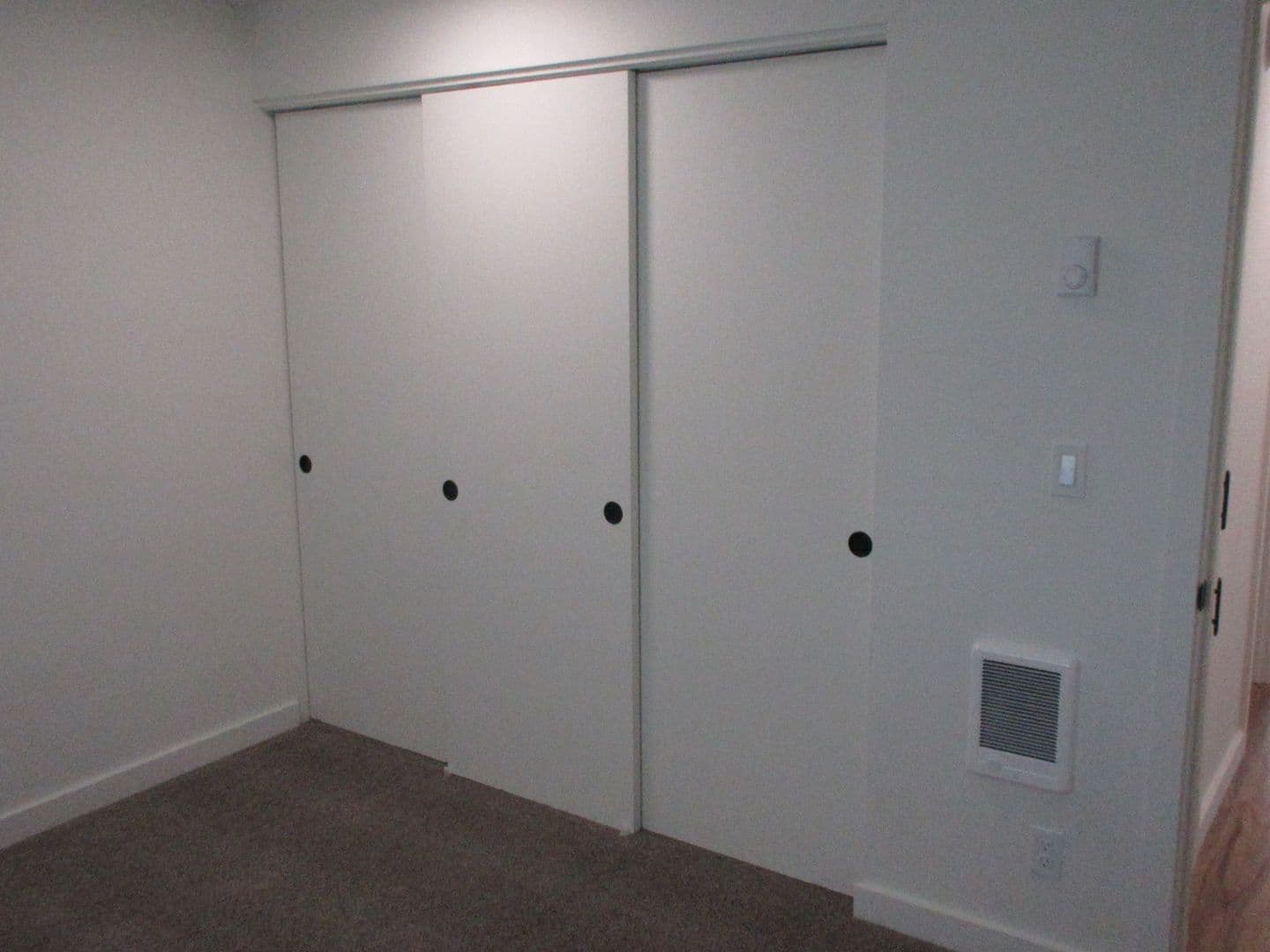 Salem Apartment: 1563 Commercial Street SE