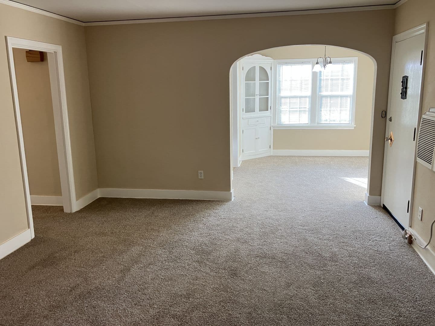 Salem House: 1710 Norway St NE