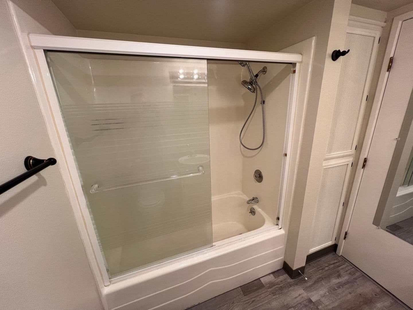 Salem House: 3566 Halifax Sq SE #13