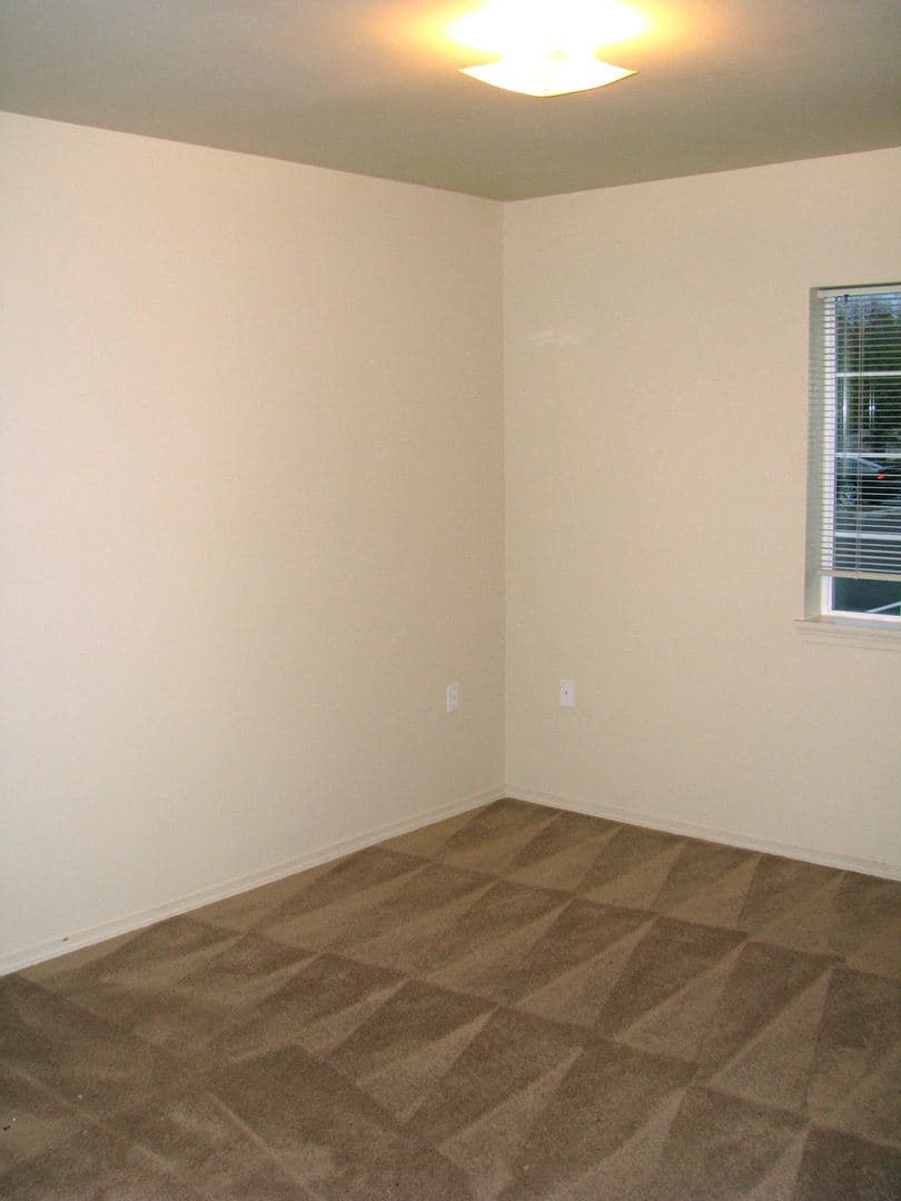 Keizer Apartment: 4995 Delight St N #202
