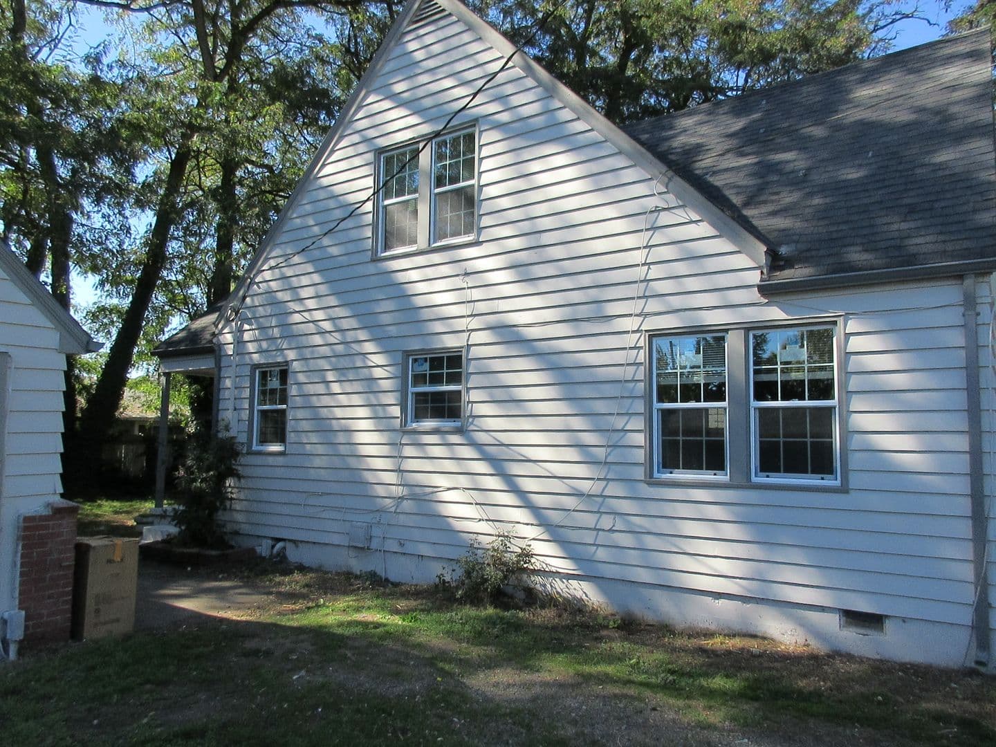 Salem House: 2810 Claxter Rd NE
