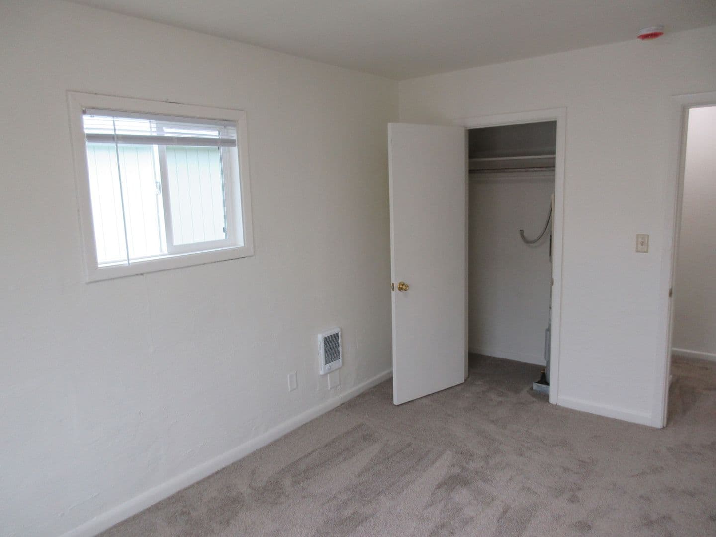 Salem Apartment: 2804 Claxter Rd NE