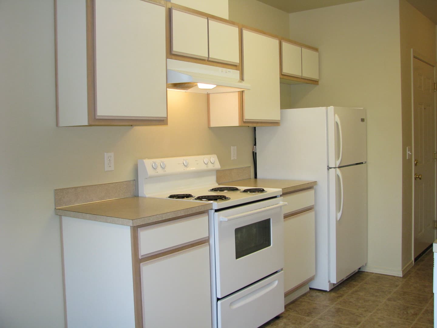 Keizer Apartment: 4995 Delight St N #202