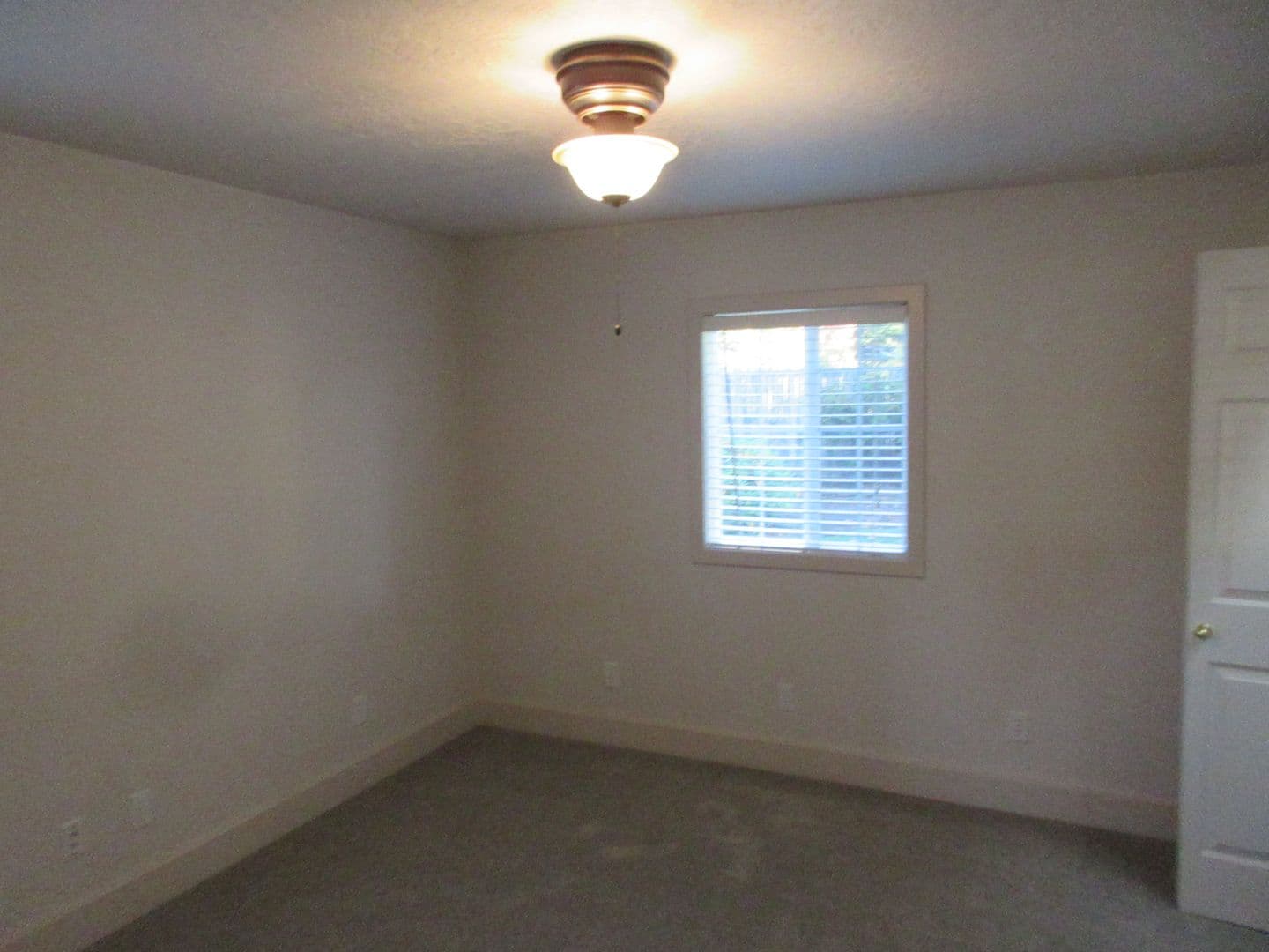 Salem House: 4745 Skyline Rd S