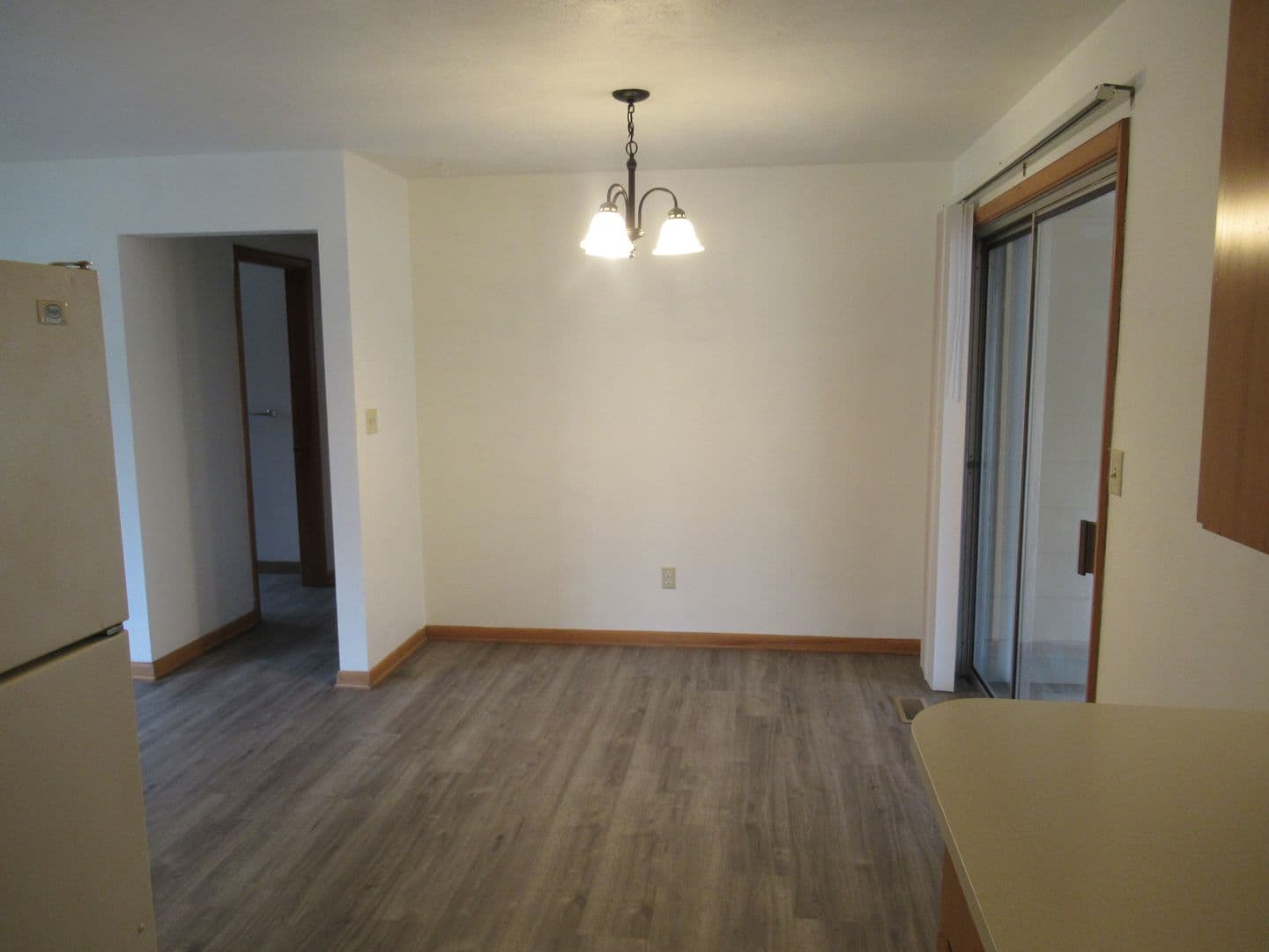 Salem House: 1690 D Street NE