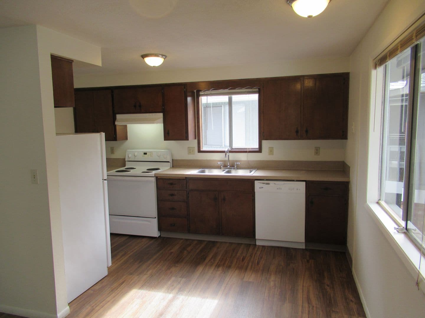 Salem Apartment: 1115 Waller St SE