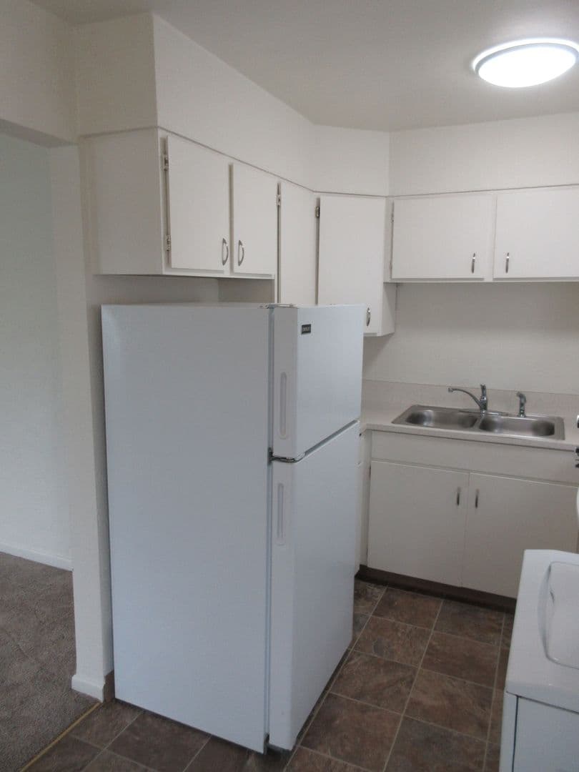 Salem Apartment: 2804 Claxter Rd NE