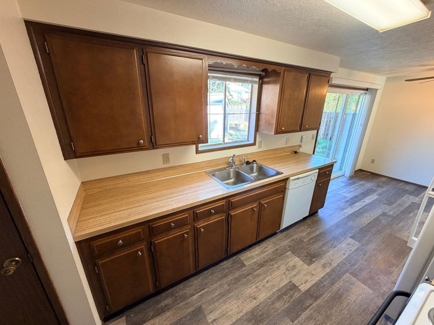 Salem Apartment: 1519-1525 6th St NW
