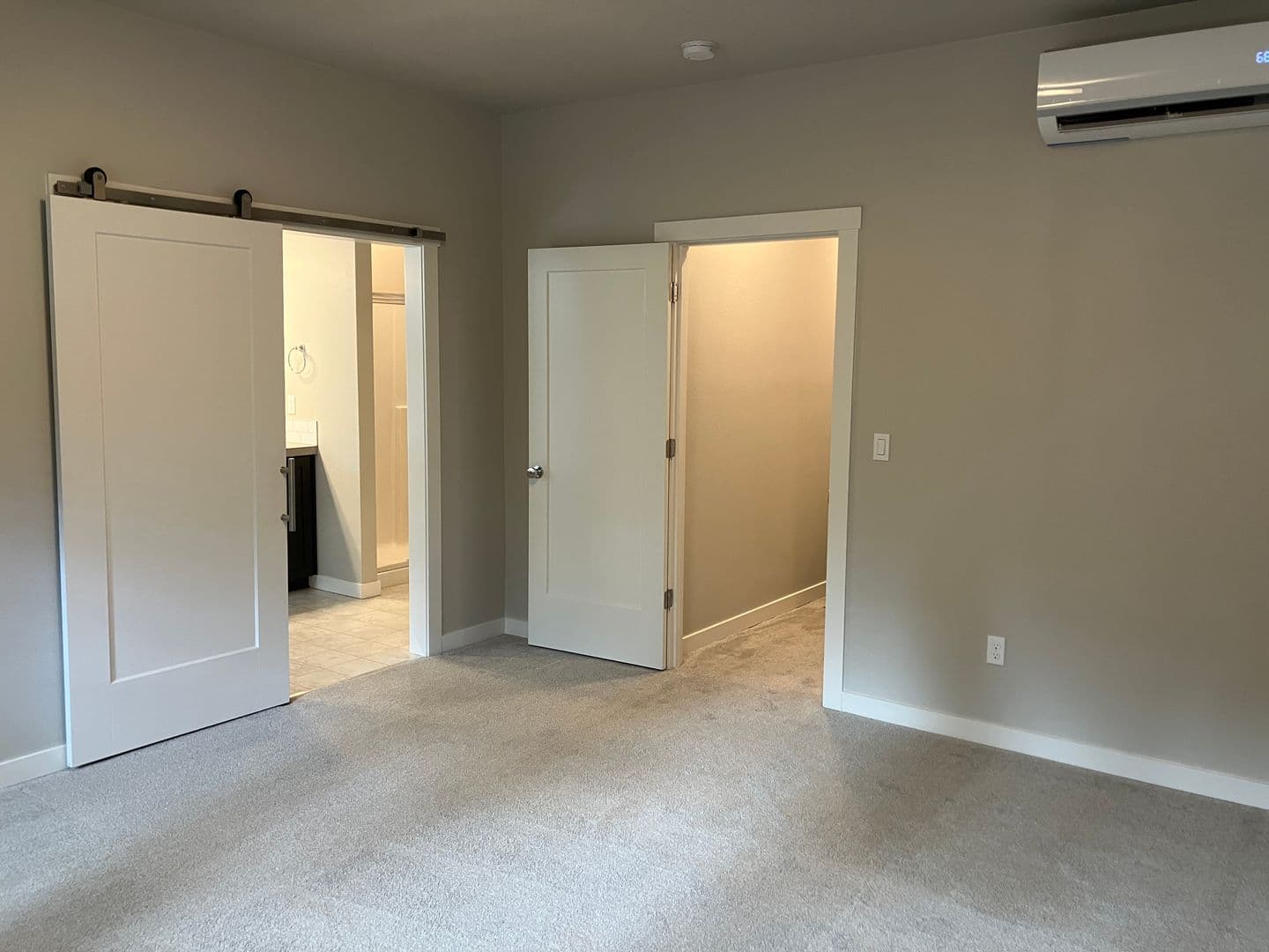 Salem House: 3731 Village Center Dr