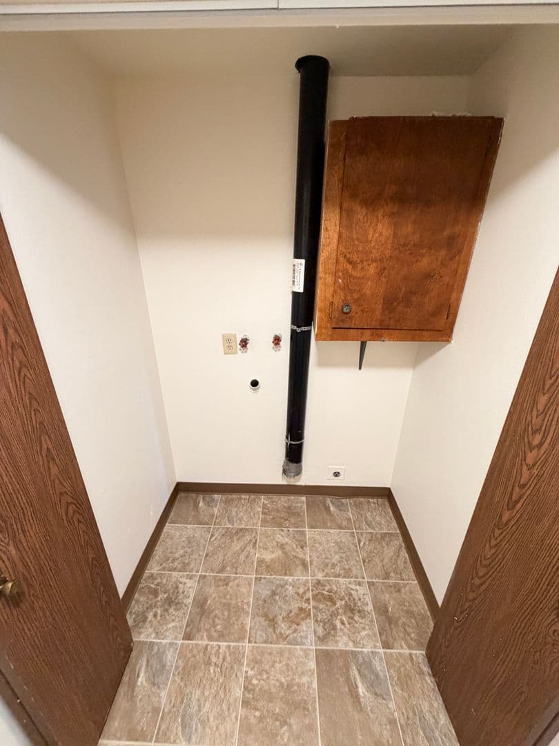 Salem Apartment: 1752 Salishan St. SE