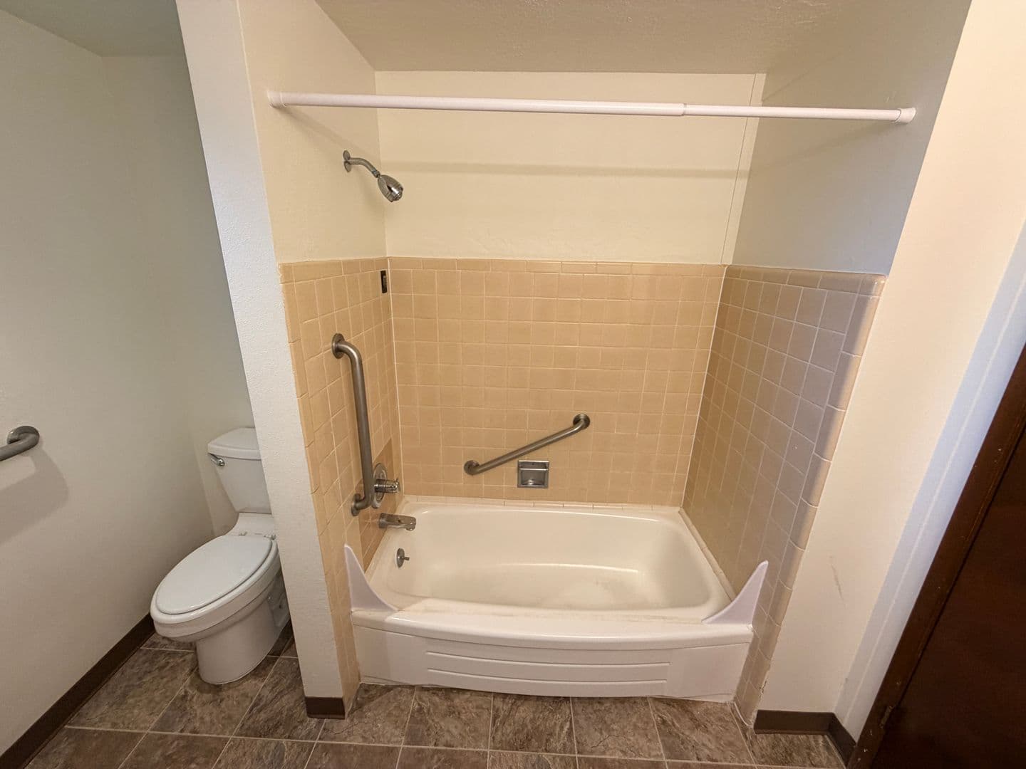 Salem House: 2520 Stortz Ave NE