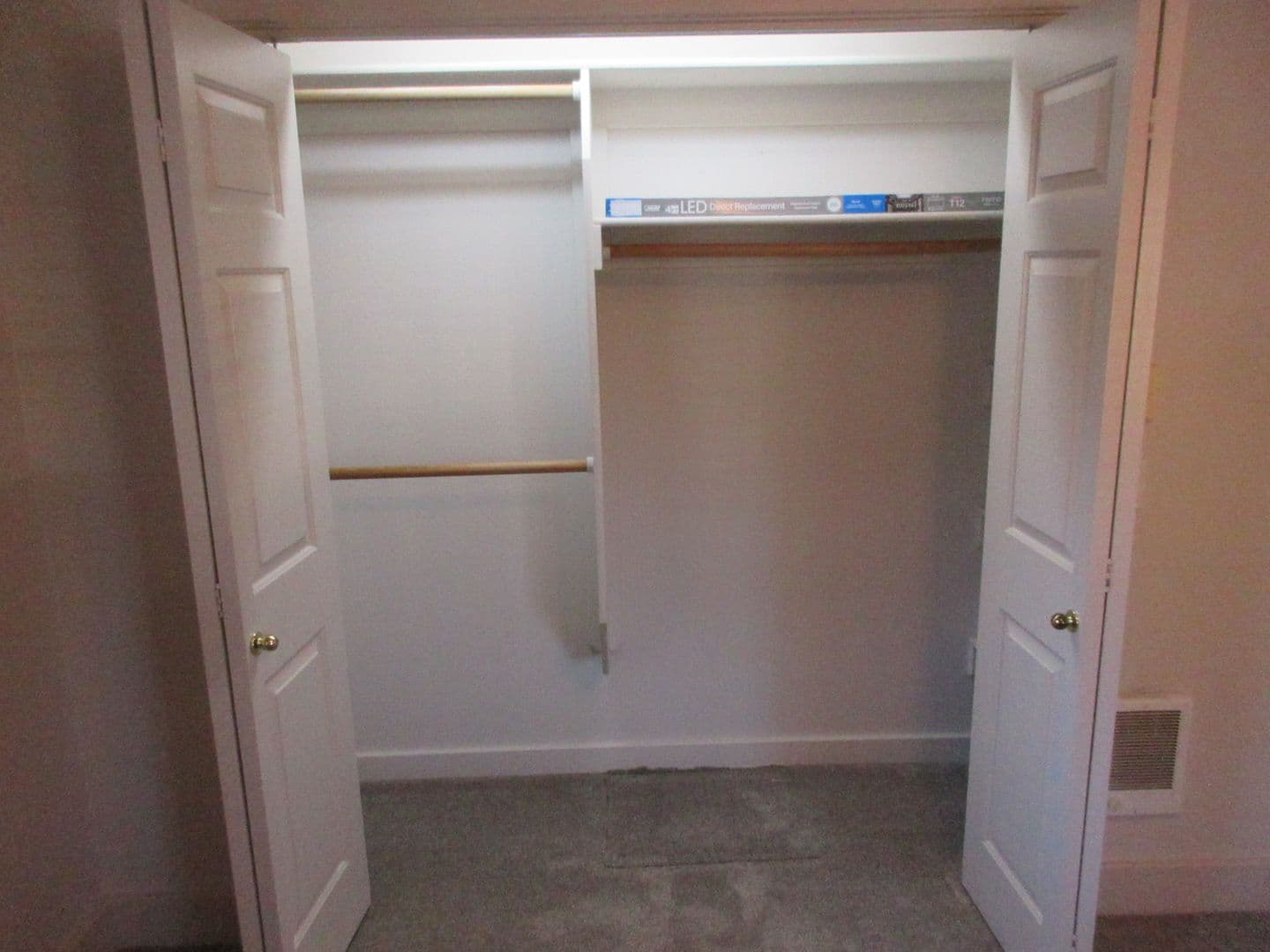 Salem House: 4745 Skyline Rd S