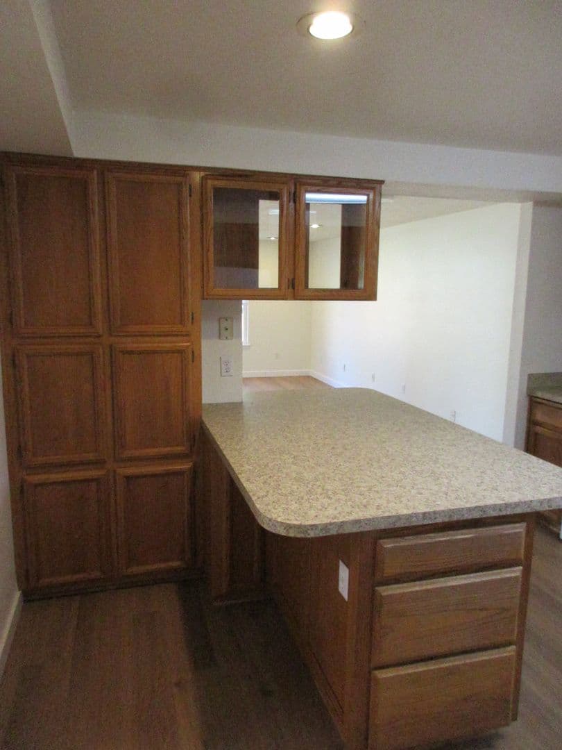 Salem House: 4273 Blazing Star Ct NE