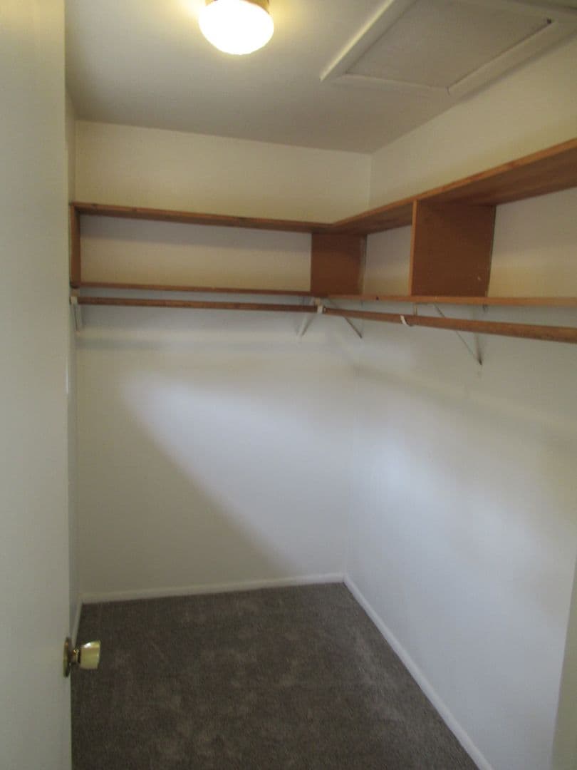 Salem Apartment: 1115 Waller St SE