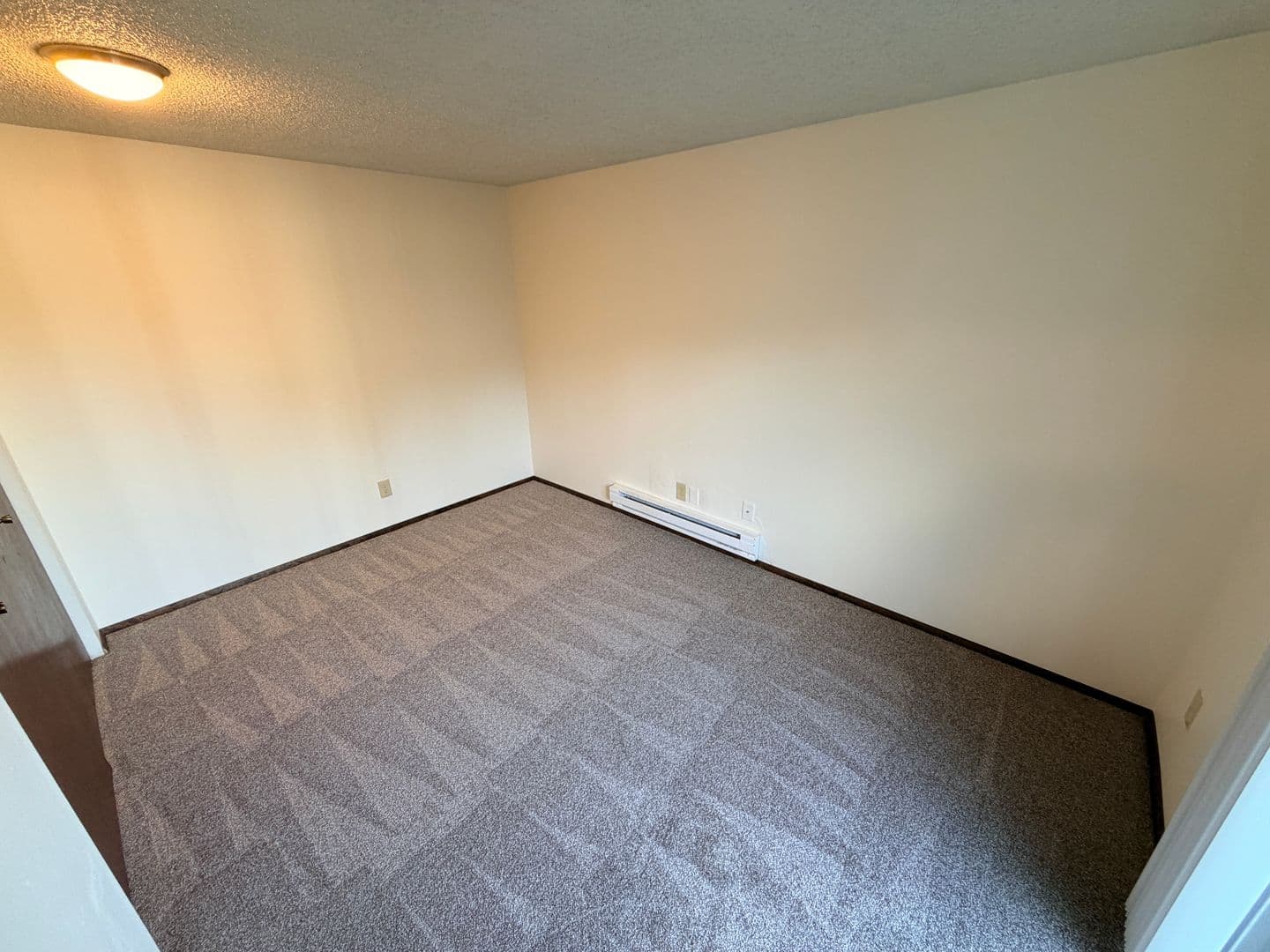 Salem Apartment: 1752 Salishan St. SE