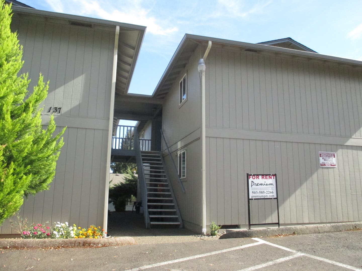 Salem Apartment: 137D Hrubetz Rd SE