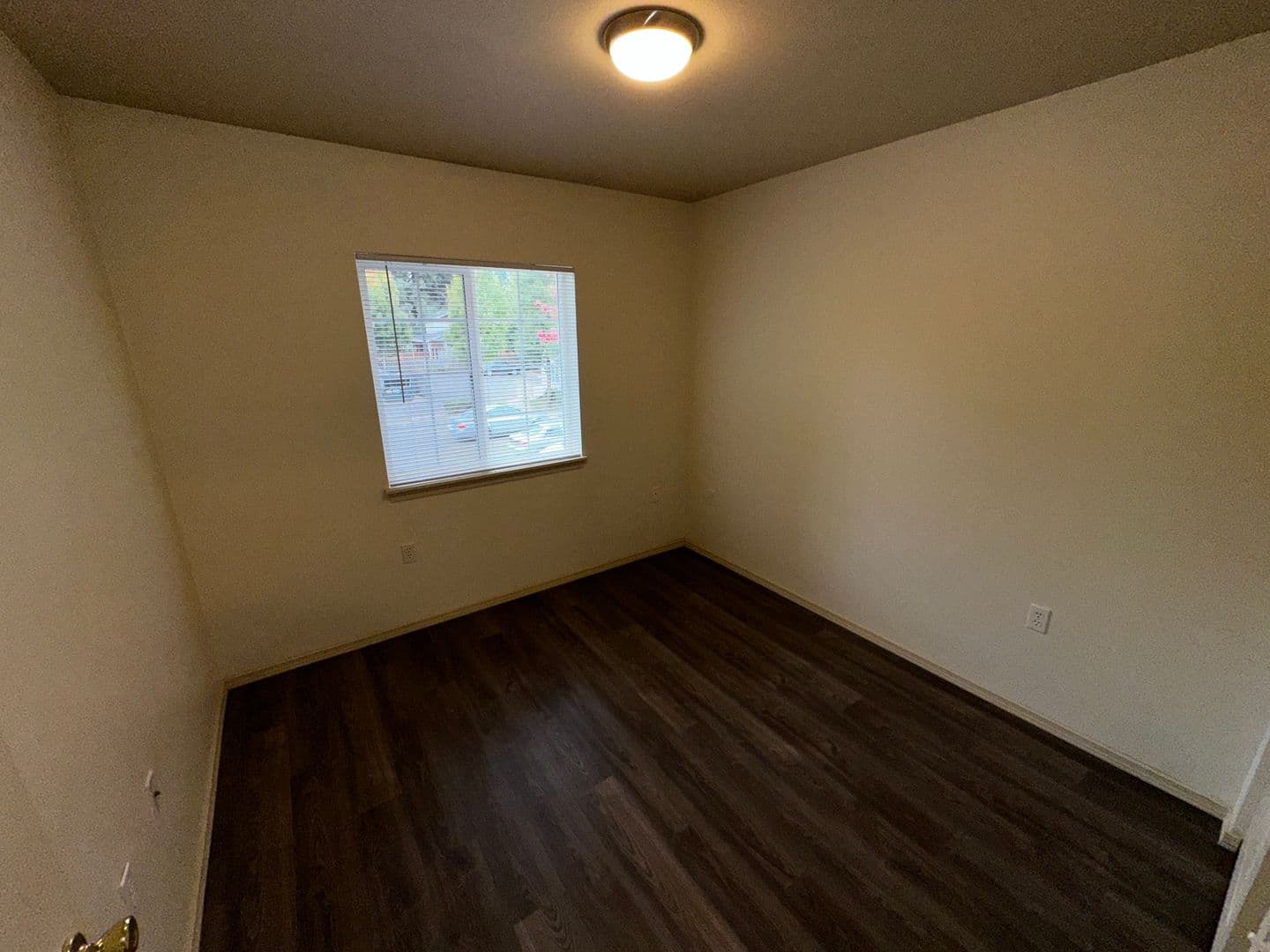 Keizer Apartment: 4997 Delight St N #202