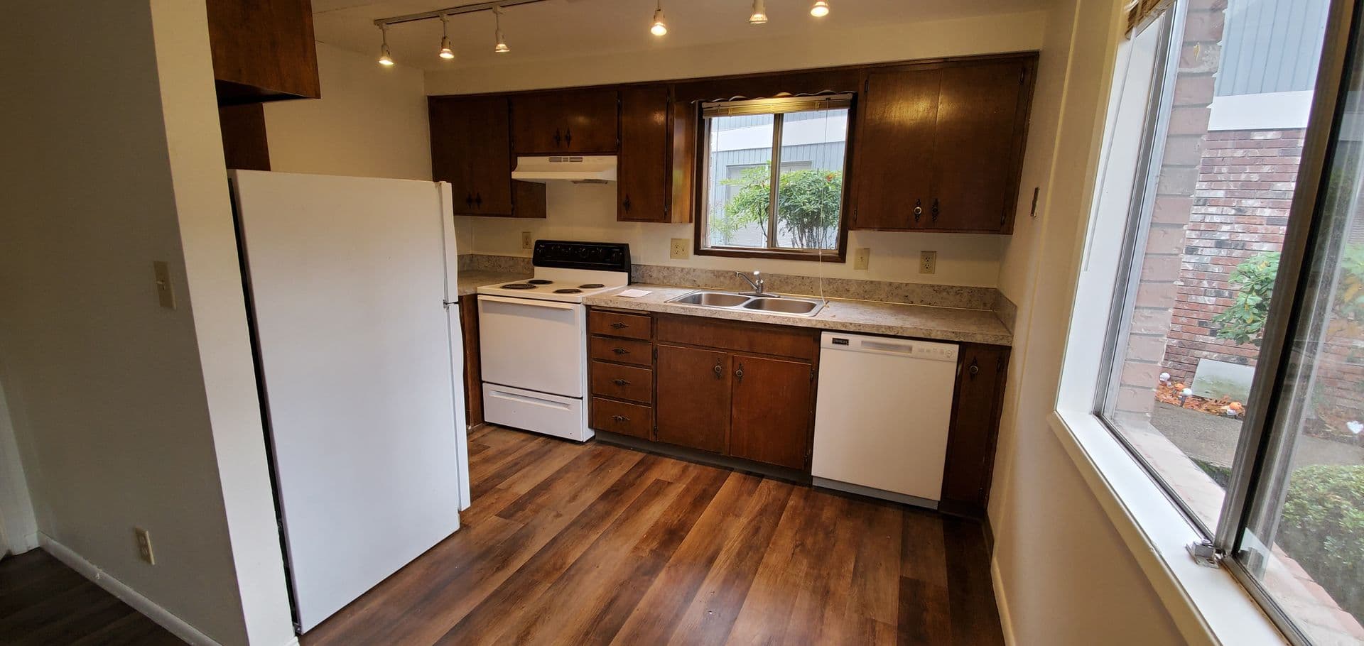 Salem Apartment: 1113 Waller St SE