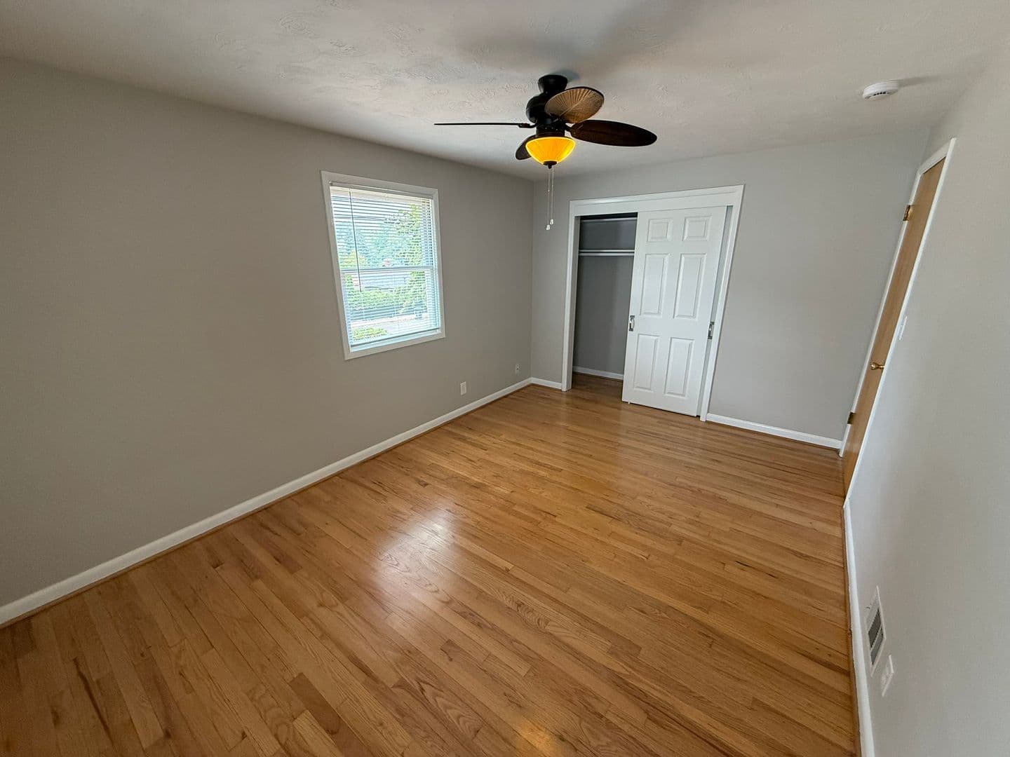 Salem House: 2530 Summer St SE