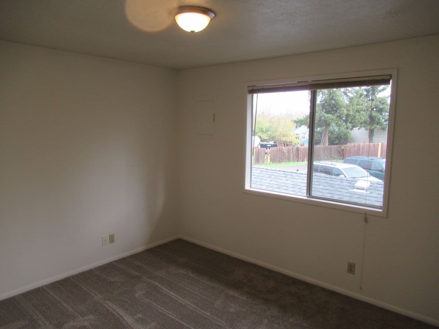 Salem Apartment: 1115 Waller St SE