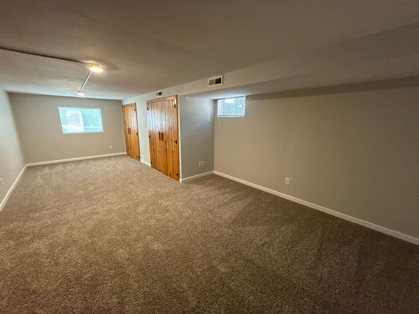Salem House: 2530 Summer St SE
