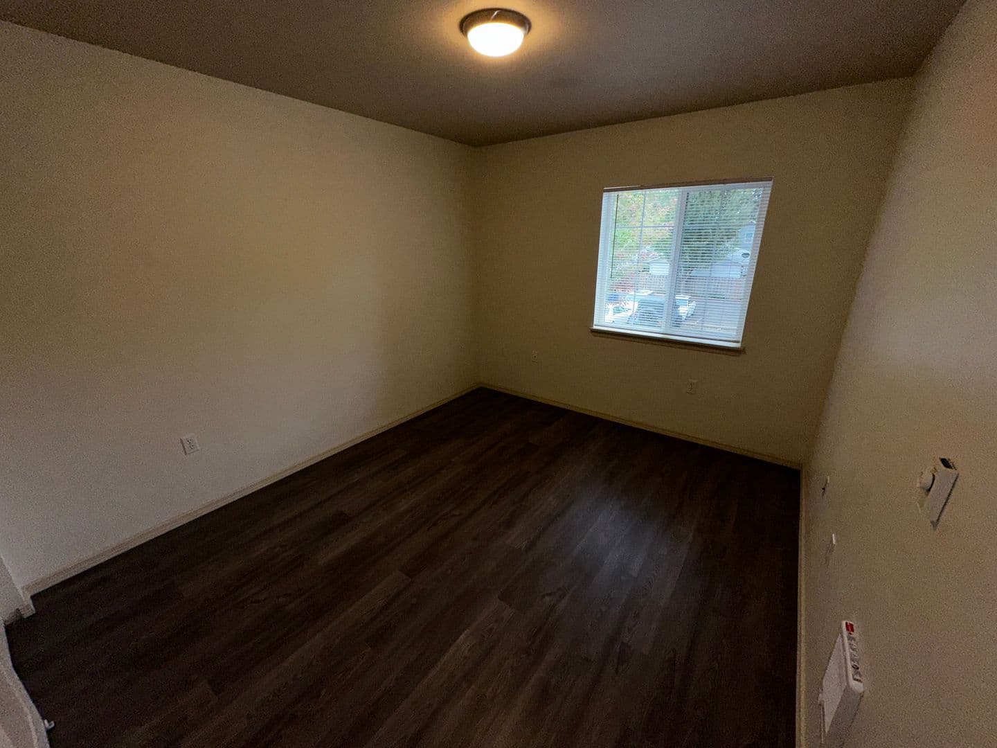 Keizer Apartment: 4997 Delight St N #202