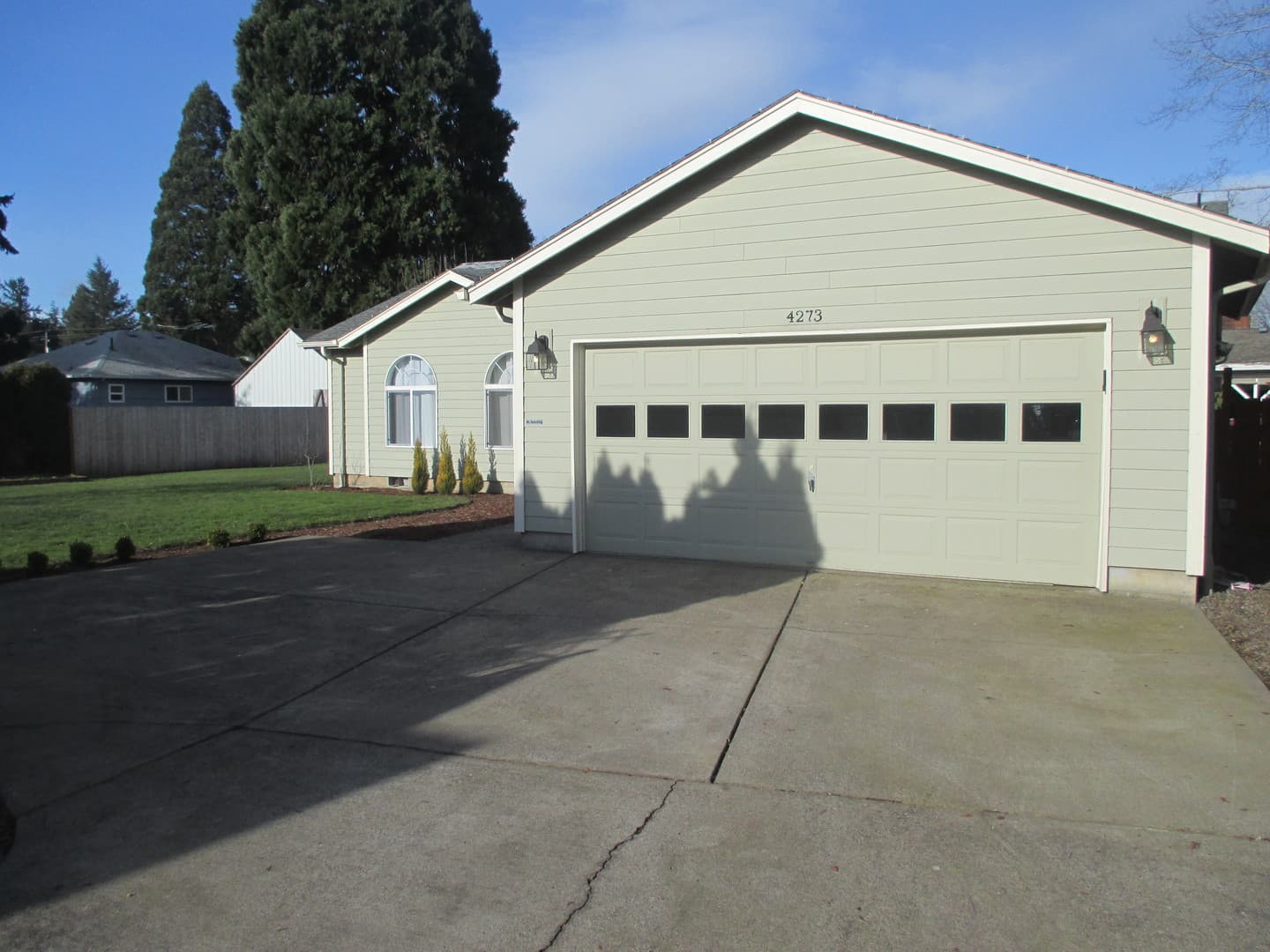 Salem House: 4273 Blazing Star Ct NE