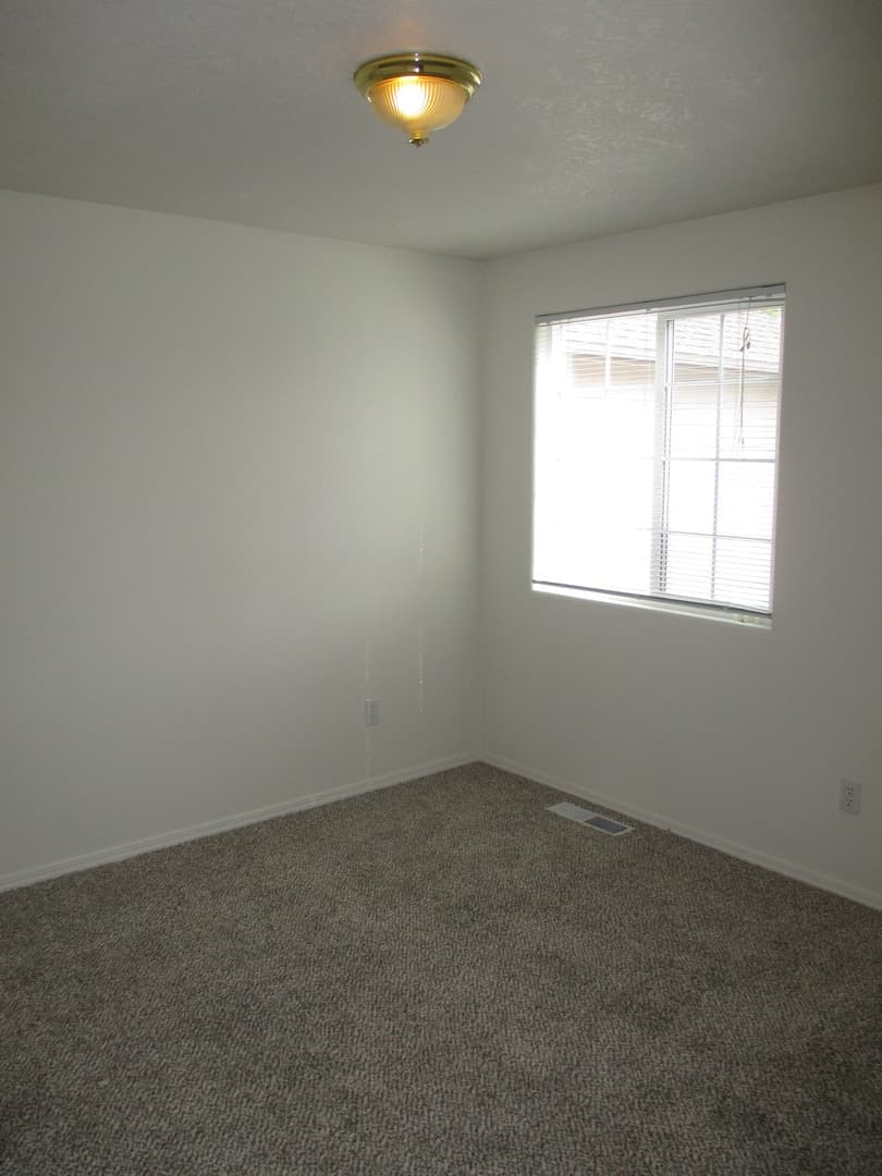 Salem House: 4523 Wildcherry Drive SE